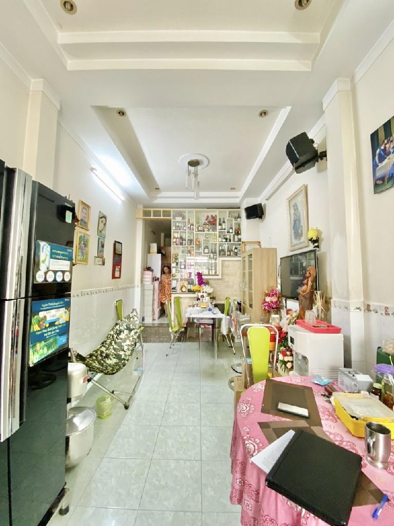 Nhà hẽm Ông Ích Khiêm, phường 14, quận 11 khu dân trí cao, nhỉnh 6 tỷ