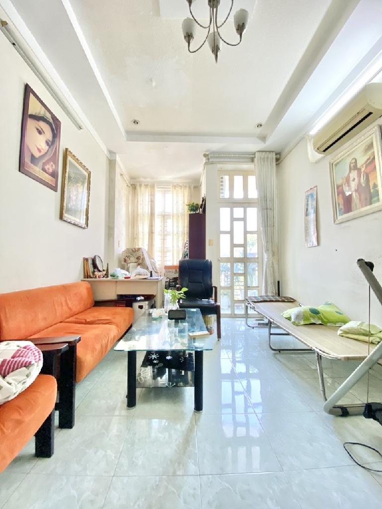 Nhà hẽm Ông Ích Khiêm, phường 14, quận 11 khu dân trí cao, nhỉnh 6 tỷ