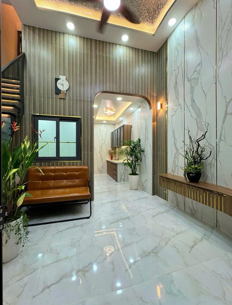 Bán nhà hẻm Lê Thị Bạch Cát, Phường 11 Quận 11 - 4m x 7m  Chỉ nhỉnh 3 Tỷ