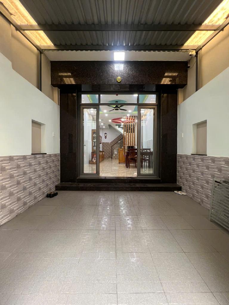 Bán nhà hẻm Lạc Long Quân, Phường 5 Quận 11 - 37m2 - Chỉ nhỉnh 7 Tỷ