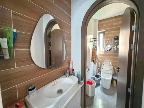 NHÀ 3 TẦNG TÂM HUYẾT ĐẸP LUNG LINH - LÊ VĂN VIỆT - QUẬN 9