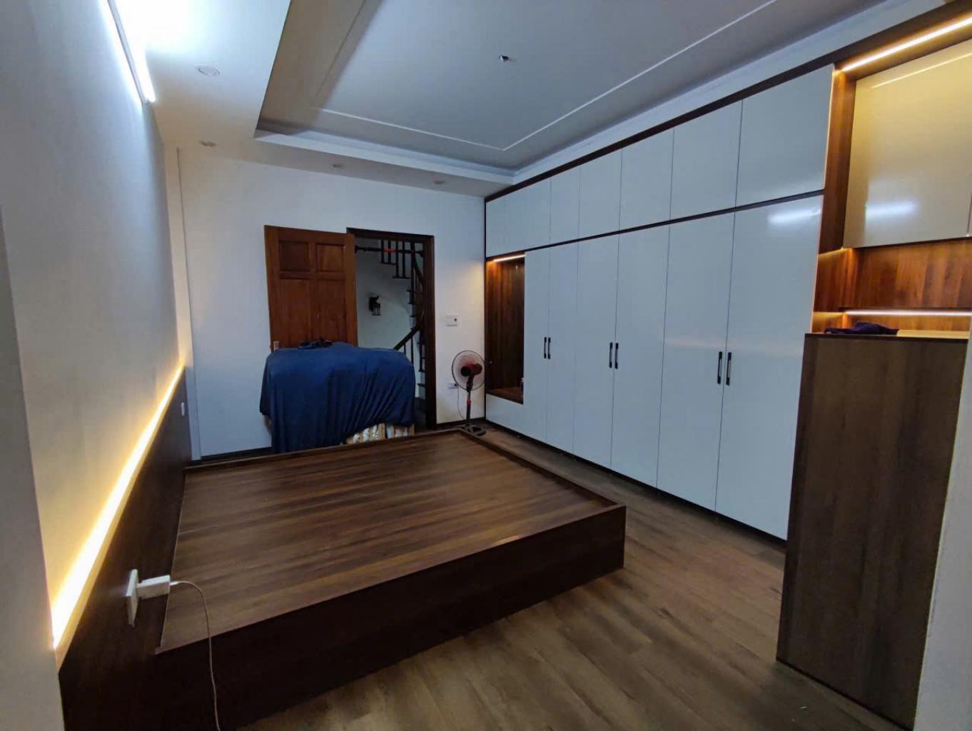 HÀNG HIẾM SÓT LẠI, NHÀ HÒE THỊ,  PHƯƠNG CANH,  NAM TỪ LIÊM, NHÀ 33 M2,  GIÁ HƠN CHỈ 6.x TỶ,  5 TẦNG