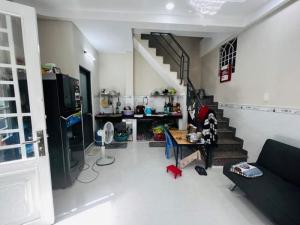 3 TỶ HƠN - NHÀ HAI MẶT THOÁNG - CHO THUÊ ỔN ĐỊNH