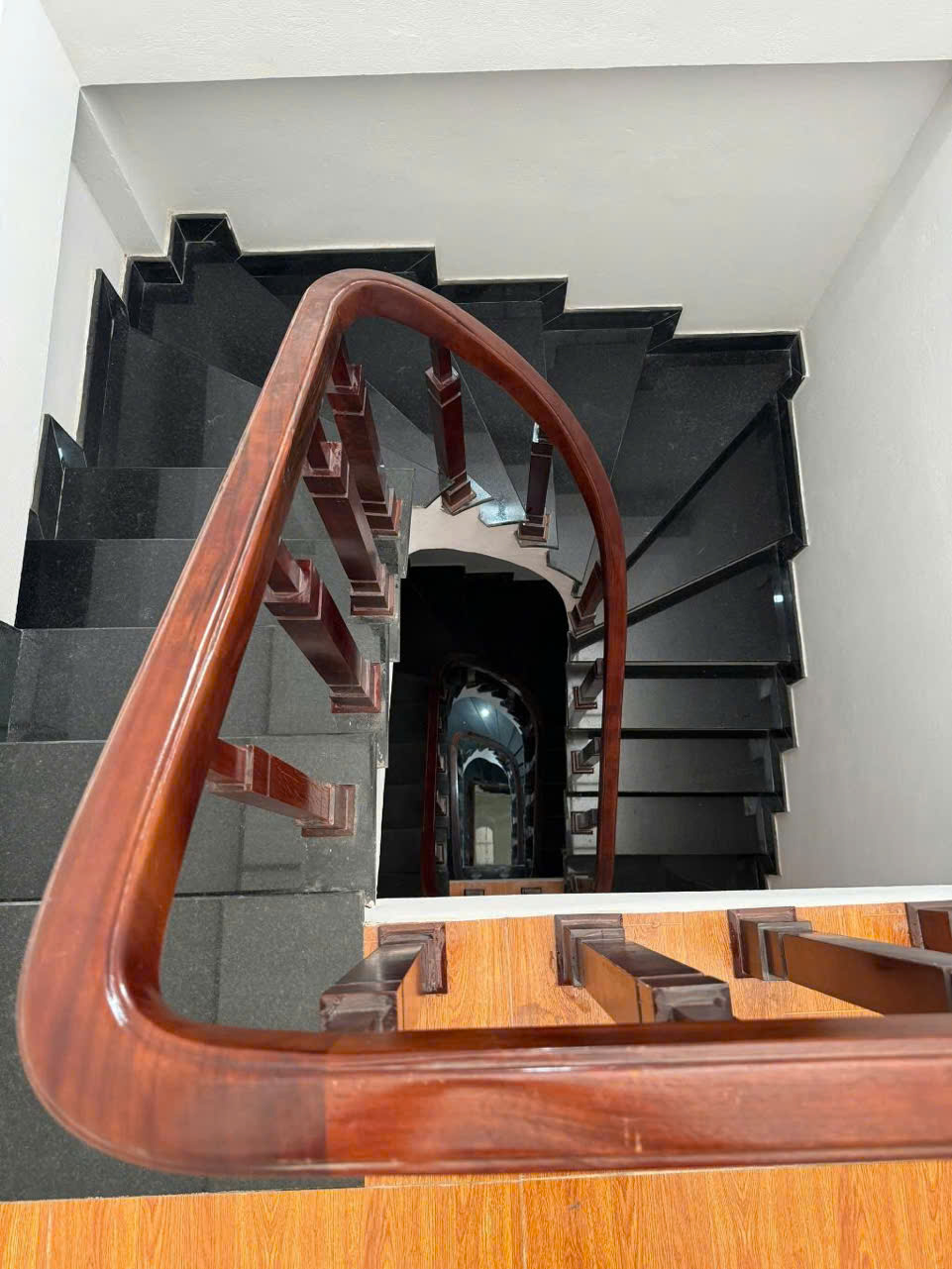 Siêu hiếm VIP phố #PHÚĐÔ_MỸĐÌNH, (82xx) DT: 33m2x5t