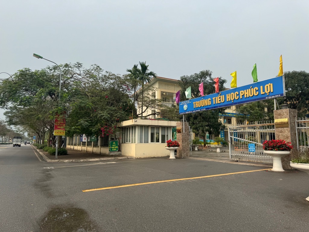 B,ÁN NH,À LONG BIÊN - NGÕ 3 GÁC PHI - SỔ A4 - BAY NHANH - NGÕ THÔNG- Ô TÔ ĐỖ NGÀY ĐÊM cách 20m. , Diện tích 49.1 m2, giá 3.38 tỷ