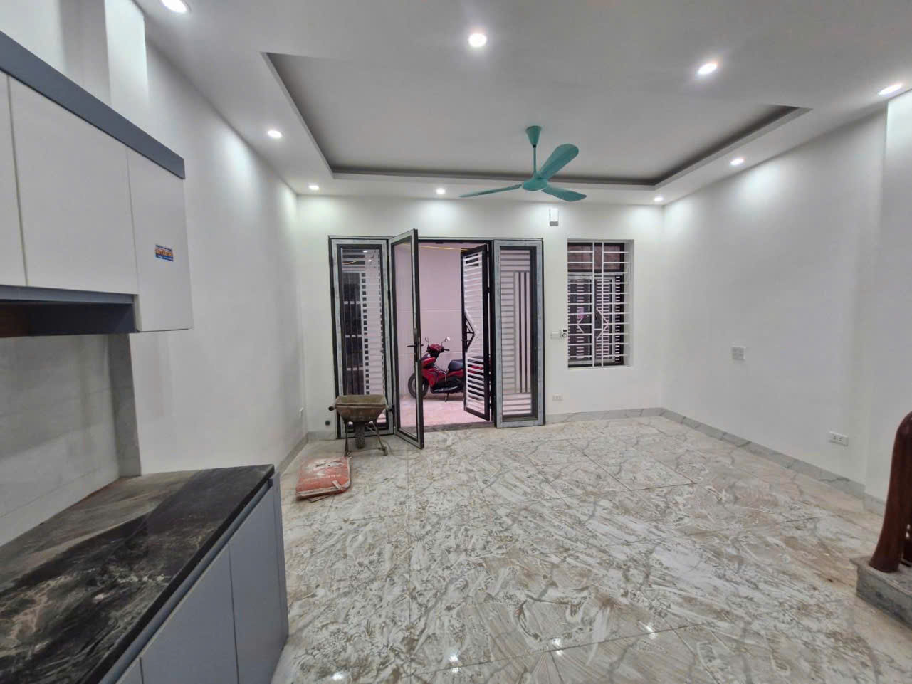 Nhà 5 tầng mới xây tại An Thắng, Hà Đông 10m ra đường ô tô tránh