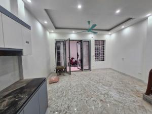 Nhà 5 tầng mới xây tại An Thắng, Hà Đông 10m ra đường ô tô tránh