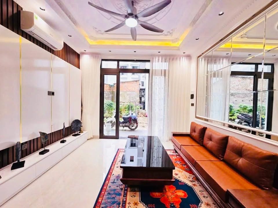 KHÔNG CÓ NHU CẦU Ở - CẦN GẢ SIÊU PHẨM CẦU GIẤY, XÁCH VALI VỀ Ở NGAY