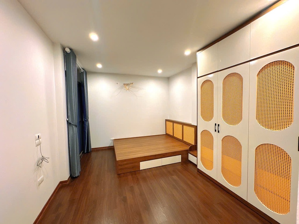 THỤY KHUÊ - 6 TẦNG THANG MÁY NHÀ ĐẸP NỞ HẬU Ở NGAY TẶNG NỘI THẤT