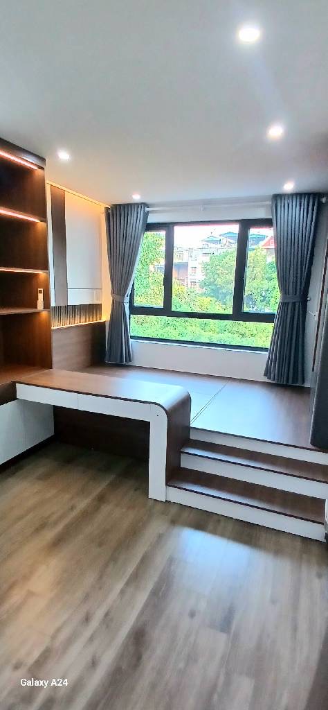 LẠC LONG QUÂN - PHÂN LÔ OTO - KINH DOANH - TIỆN ÍCH TẬN CHÂN - VIEW HỒ