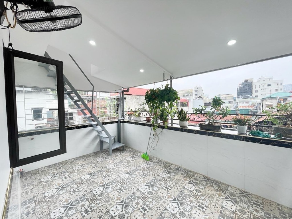 KIM MÃ - NHÀ ĐẸP LÔ GÓC 2 THOÁNG - MẶT TIỀN 5M - NGÕ THÔNG - KINH DOANH