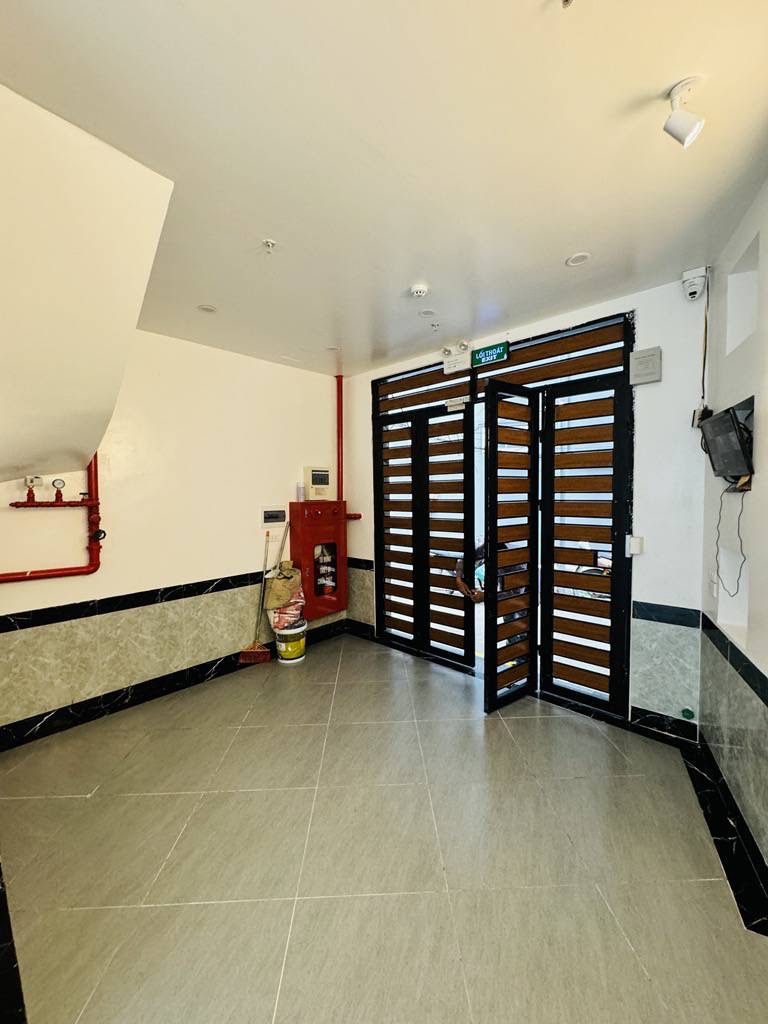XUÂN LA - SIÊU NỞ HẬU THANG MÁY 12.8 TỶ - DÒNG TIỀN 60TR - TIỆN ÍCH NHIỀU