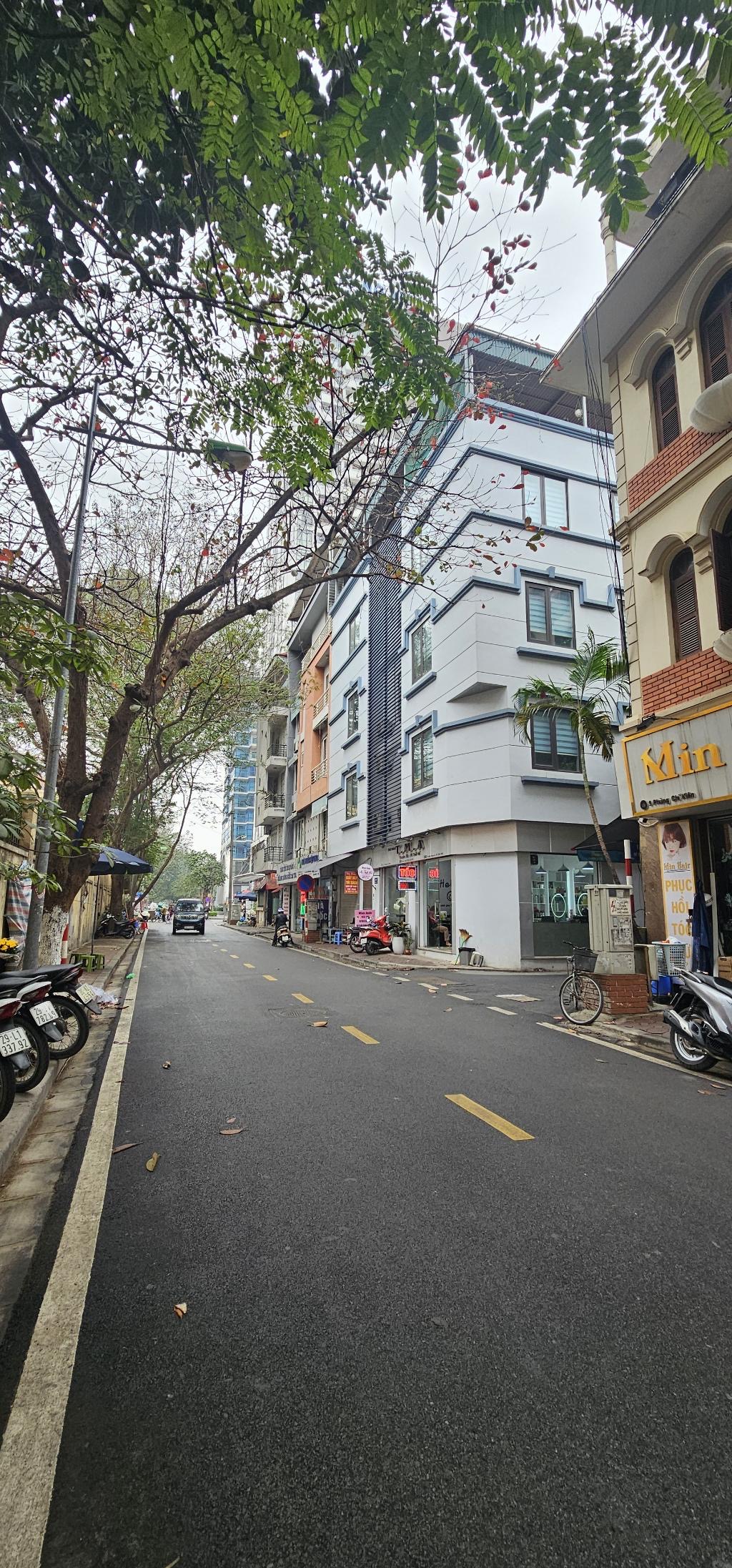 PHÙNG CHÍ KIÊN - 21 TỶ PHÂN LÔ OTO 88 M2 THOÁNG SÁNG - AN NINH - NGÕ THÔNG RỘNG - TIỆN ÍCH NHIỀU