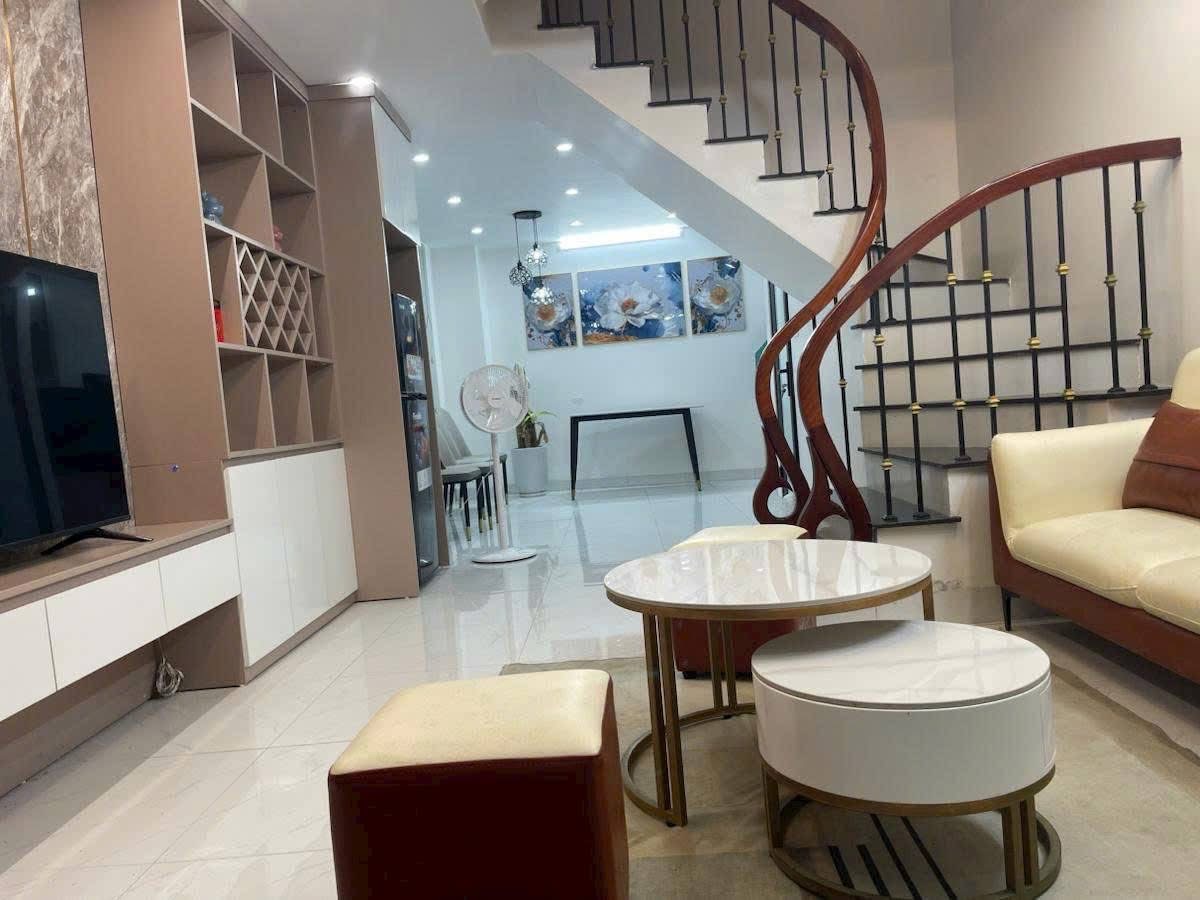 LẠC LONG QUÂN - 15 TỶ OTO 7C QUA CỬA - NGÕ THÔNG - 1 NHÀ RA PHỐ - GẦN HỒ - AN SINH TIỆN ÍCH ĐỦ