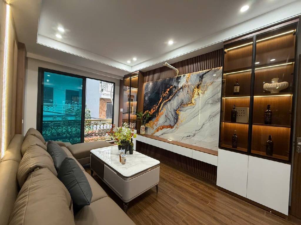 LẠC LONG QUÂN - PHÂN LÔ BÀN CỜ 1 NHÀ RA OTO 18 TỶ - NGÕ NÔNG THÔNG - GẦN PHỐ GẦN HỒ THOÁNG MÁT