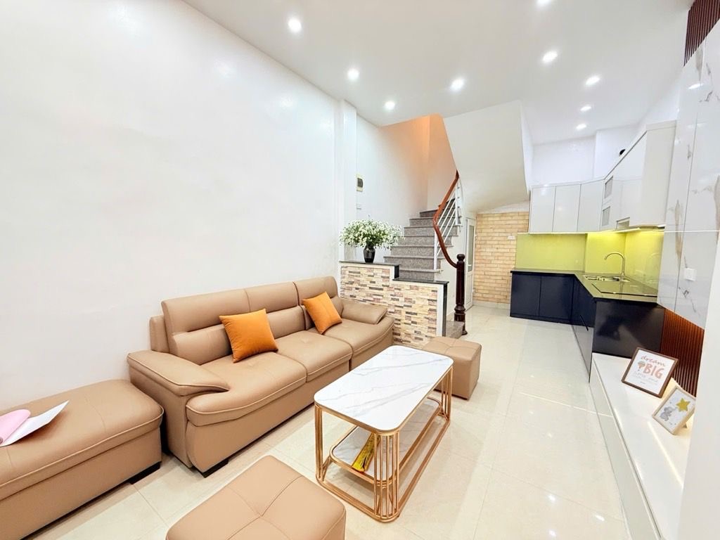 LẠC LONG QUÂN - 8.75 TỶ NHÀ ĐẸP ĐÓN TẾT NỘI THẤT FULL - NỞ HẬU - GẦN OTO TRÁNH