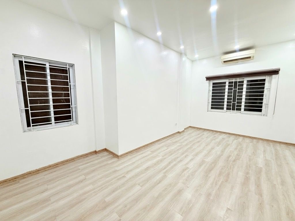 LẠC LONG QUÂN - 8.75 TỶ NHÀ ĐẸP ĐÓN TẾT NỘI THẤT FULL - NỞ HẬU - GẦN OTO TRÁNH