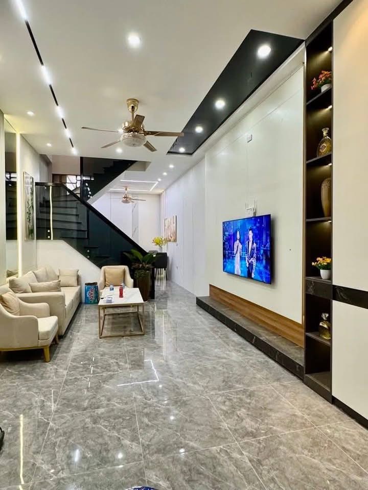 QUAN HOA - 11.45 TỶ GARA OTO - VÀI BƯỚC RA PHỐ - TRUNG TÂM - TIỆN ÍCH NHIỀU