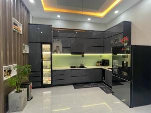 VÕ CHÍ CÔNG - MẶT TIỀN 5M DÂN XÂY CHẮC CHẮN - NGÕ RỘNG - GẦN PHỐ - TIỆN ÍCH NHIỀU