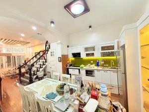 HOÀNG HOA THÁM - 52M GIÁ 15.1 TỶ - NHÀ 3 THOÁNG - MẶT TIỀN 6M OTO TRONG NHÀ - TIỆN ÍCH FULL