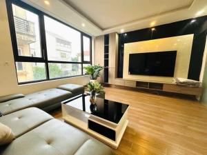 TRÍCH SÀI - ĐẲNG CẤP VIP 7T THANG MÁY - 3 BƯỚC HỒ TÂY - OTO VÒNG QUANH - GIÁ 21.5TỶ
