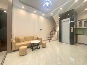 LẠC LONG QUÂN - 1 CĂN DUY NHẤT 8.94 TỶ NHÀ ĐẸP FULL ĐỒ THANG MÁY - NGÕ THÔNG GẦN OTO