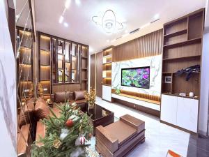 NGỌC KHÁNH – 10.8 TỶ 5 TẦNG THANG MÁY - NHÀ ĐẸP NỞ HẬU - NGÕ THÔNG - TIỆN ÍCH ĐẦY ĐỦ