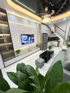 NHÀ ĐẸP TRUNG TÂM - TIỆN ÍCH ĐẦY ĐỦ - FULL NỘI THẤT