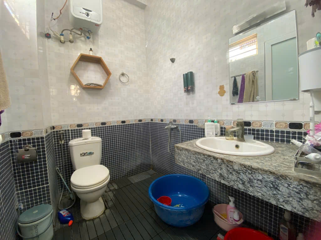 https://bannha888.com/can-ban-gap-can-nha-nguyen-trai-quan-thanh-xuan-dt-80m2-tang-4-mt4m-dai-20m-gia-43-ty.