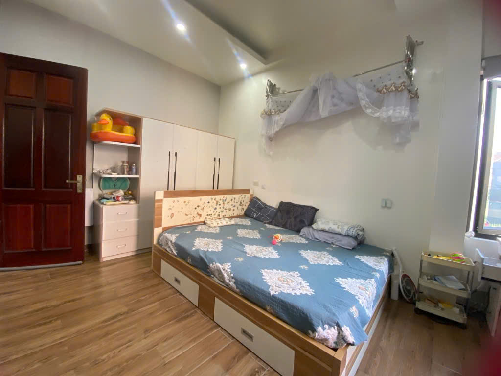 https://bannha888.com/can-ban-gap-can-nha-nguyen-trai-quan-thanh-xuan-dt-80m2-tang-4-mt4m-dai-20m-gia-43-ty.