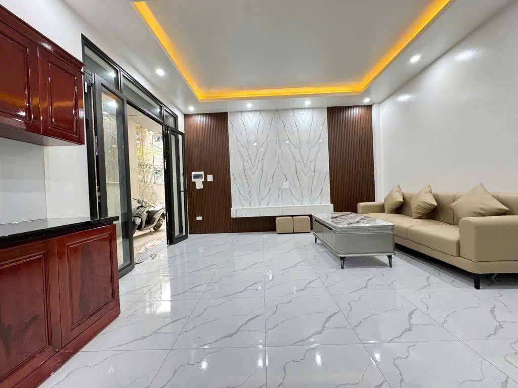 NHÀ MỚI, ĐẸP, DÂN XÂY