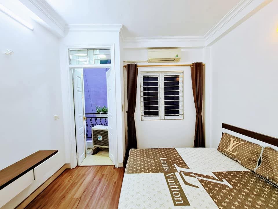 Bán nhà Nam Dư, 32m2 nhà 5 tầng, nhà mới ở ngay, giá 4.5 tỷ