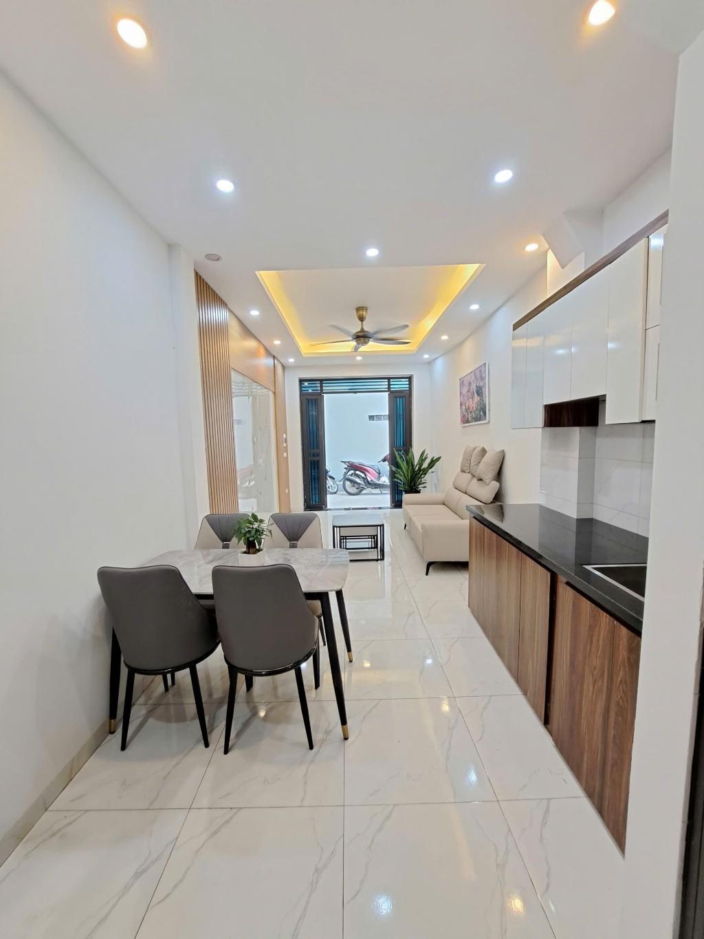 Bán Nhà Nam Dư, Lĩnh Nam 33m2 5 tầng, SĐCC, nhà mới ở luôn, hiếm có giá 4.95 tỷ