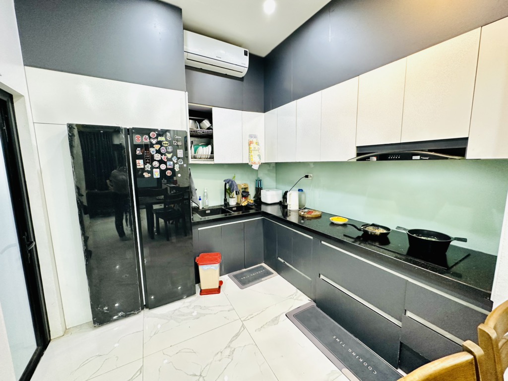 Bán nhà Đông Thiên, Vĩnh Hưng 33m2 5 tầng nhà mới, ngõ ô tô, giá 5.6 tỷ