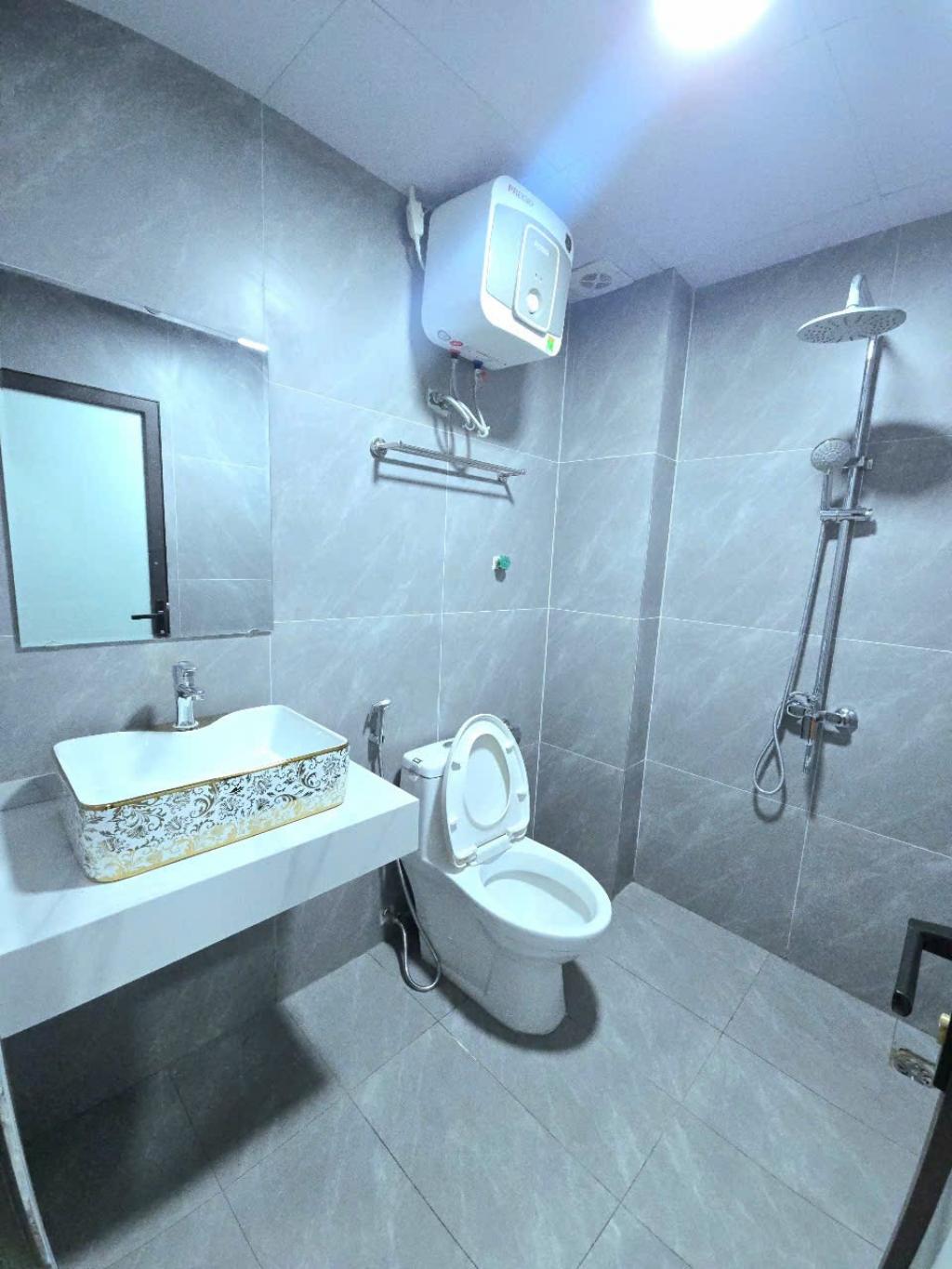 Nhà Thanh Đàm, ô tô đỗ cửa, 34m2 5 tầng nhà mới, giá 5.7 tỷ