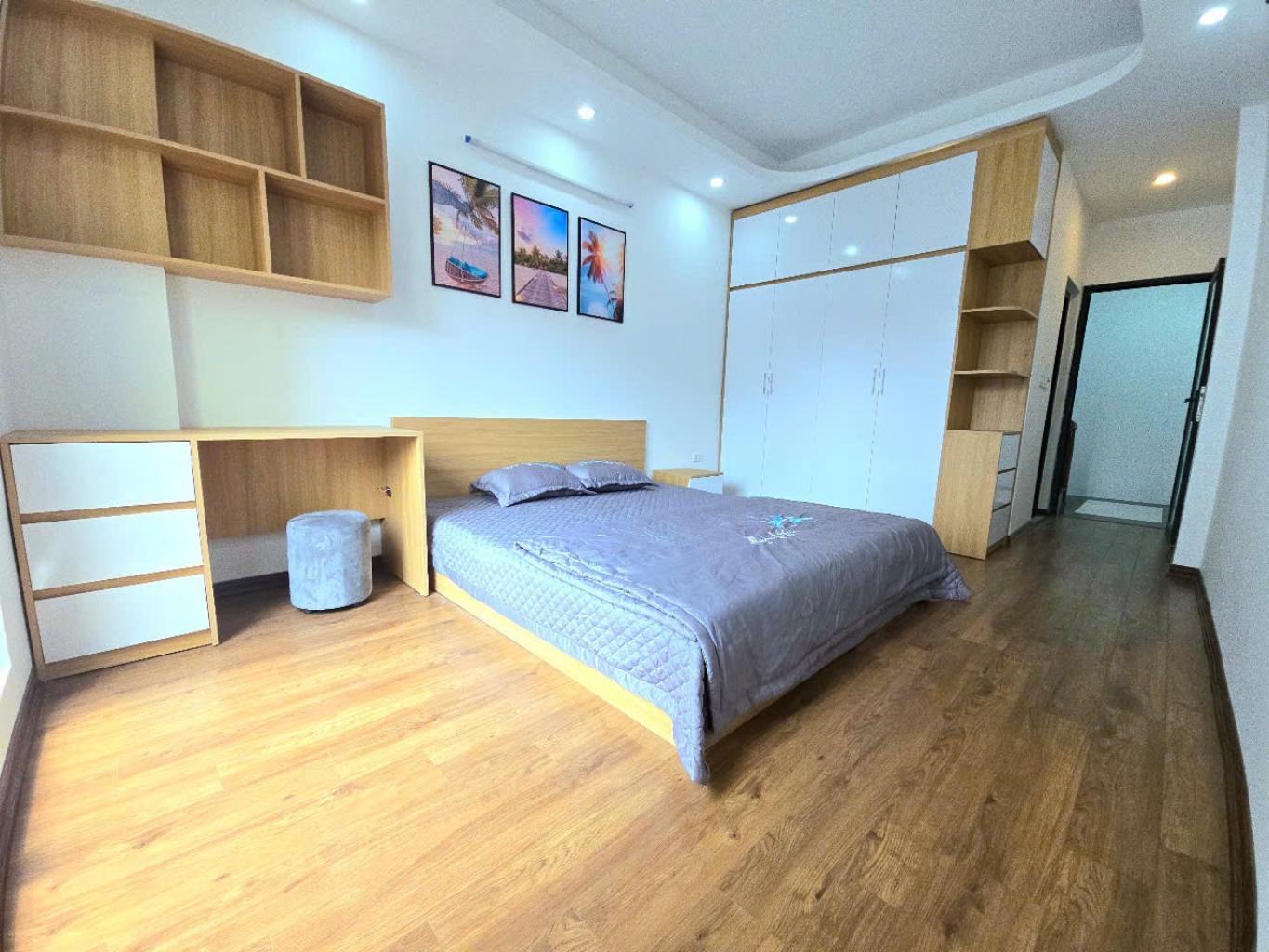 Nhà Thanh Đàm, ô tô đỗ cửa, 34m2 5 tầng nhà mới, giá 5.7 tỷ