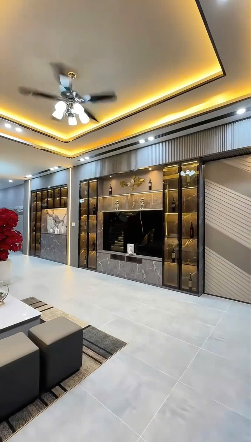 ✅️ #NGUYỄN VĂN CỪ_GIA THỤY NHÀ ĐẸP SẴN Ở - Diện tích 65m2* mặt tiền 5m * 5 tầng,  3 thoáng, nhiều cửa sổ.  - Giá 9 tỉ 8 có thương lượng cho khách thiện chí