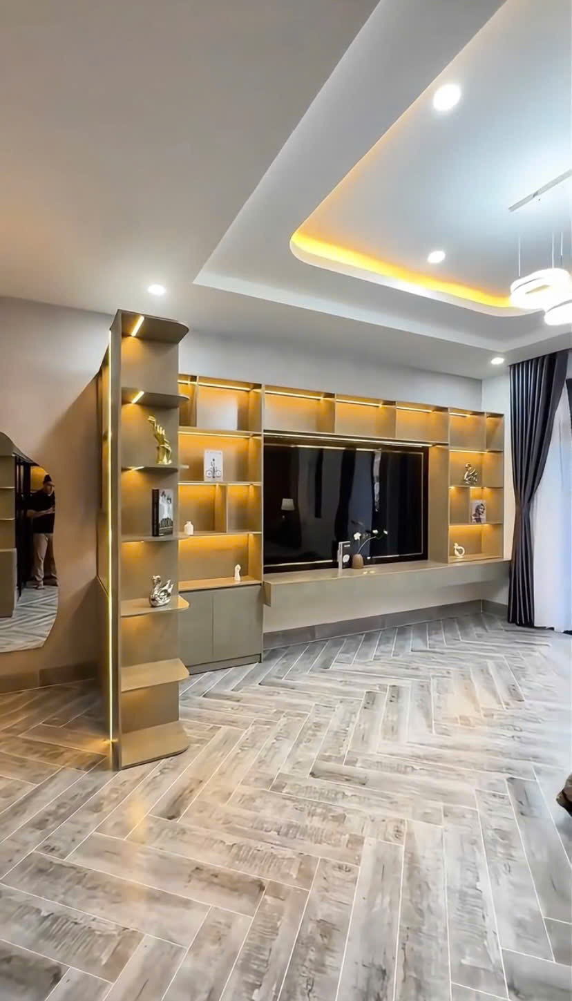 ✅️ #NGUYỄN VĂN CỪ_GIA THỤY NHÀ ĐẸP SẴN Ở - Diện tích 65m2* mặt tiền 5m * 5 tầng,  3 thoáng, nhiều cửa sổ.  - Giá 9 tỉ 8 có thương lượng cho khách thiện chí