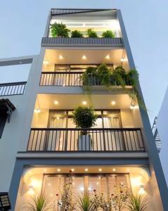 ✅️ #NGUYỄN VĂN CỪ_GIA THỤY NHÀ ĐẸP SẴN Ở - Diện tích 65m2* mặt tiền 5m * 5 tầng, 3 thoáng, nhiều cửa sổ. - Giá 9 tỉ 8 có thương lượng cho khách thiện chí