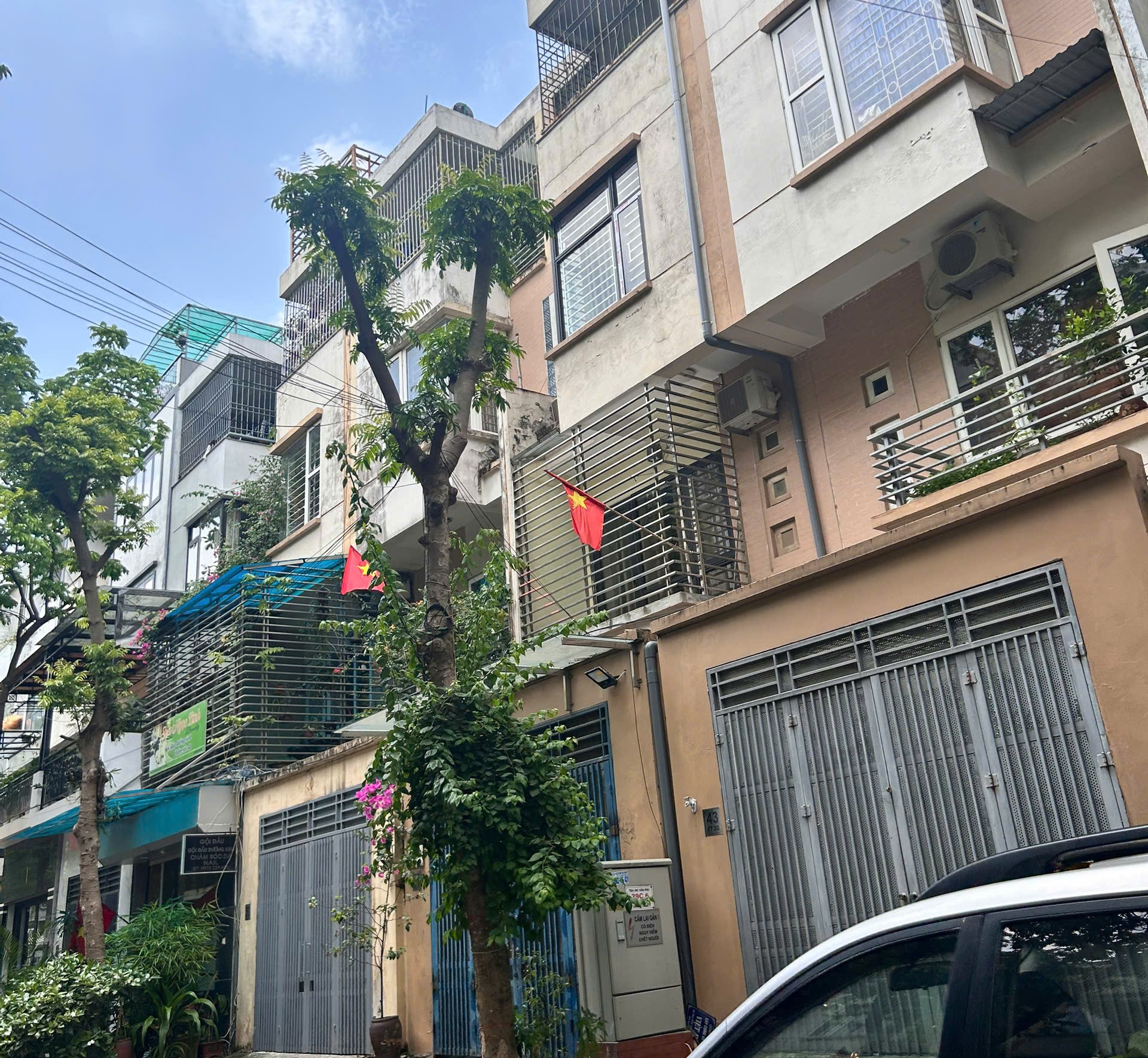 BÁN LIỀN KỀ VĂN PHÚ 80M - CHỈ NHỈNH 15 TỶ