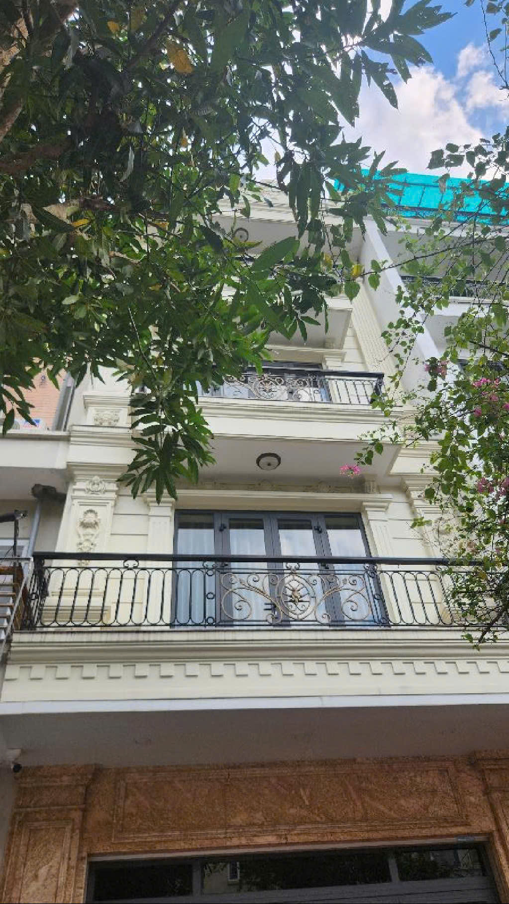BÁN GẤP NHÀ KĐT VĂN PHÚ - 2 MẶT ĐƯỜNG 30M - NỘI THẤT ĐẸP - 70M - 5T