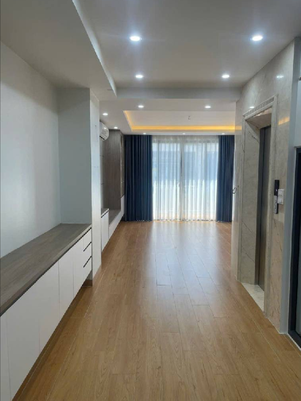 BÁN LK VĂN PHÚ CẠNH LÁCASTA - THANG MÁY ĐẸP NỘI THẤT XỊN - 80M -1x tỷ
