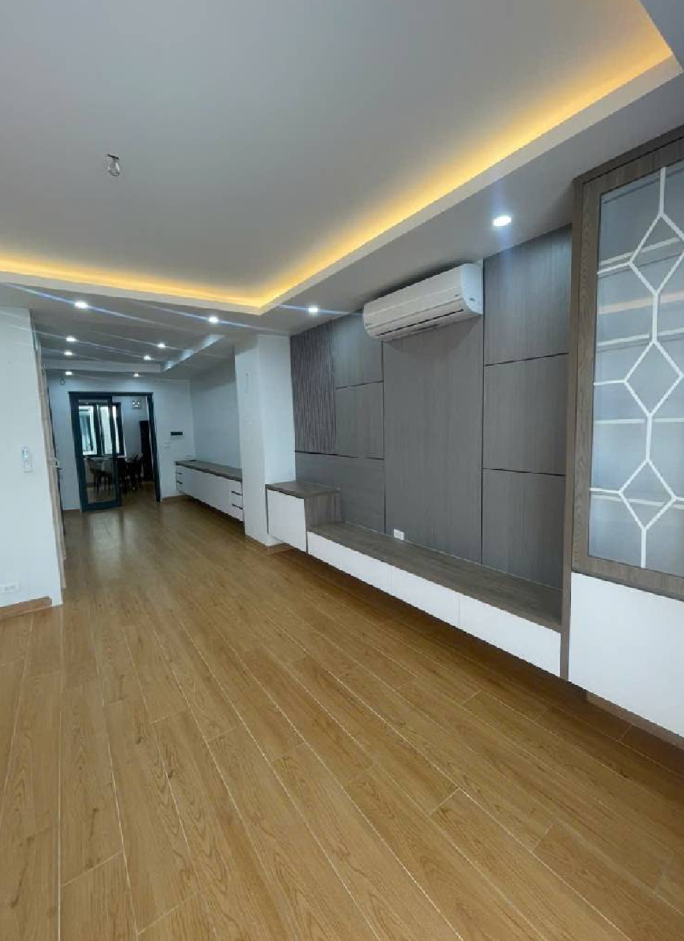 BÁN LK VĂN PHÚ CẠNH LÁCASTA - THANG MÁY ĐẸP NỘI THẤT XỊN - 80M -1x tỷ