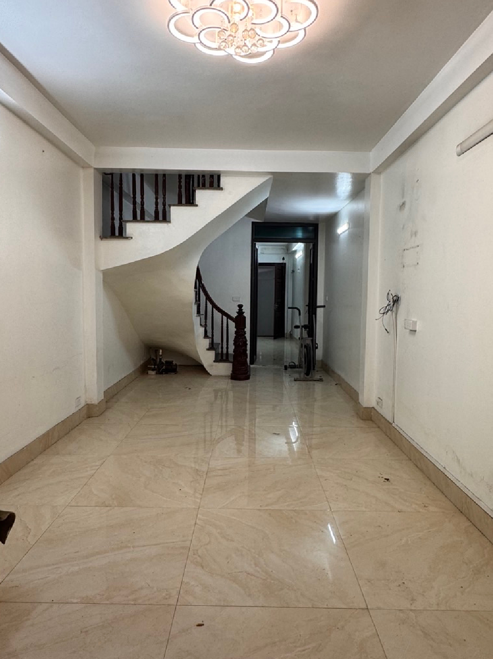BÁN NHÀ TRUNG TÂM HÀ ĐÔNG-VỊ TRÍ VIP-Ô TÔ TRÁNH VÀO NHÀ NGỦ-48M-5T