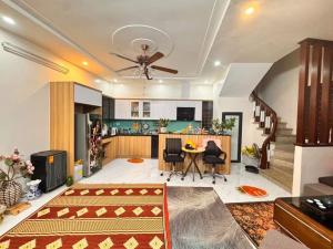 CHÍNH CHỦ CẦN BÁN - NHÀ MẶT NGÕ - PHẠM VĂN ĐỒNG- DÂN XÂY - AN NINH SIÊU TỐT - 34m2 - GIÁ 6,5 Tỷ