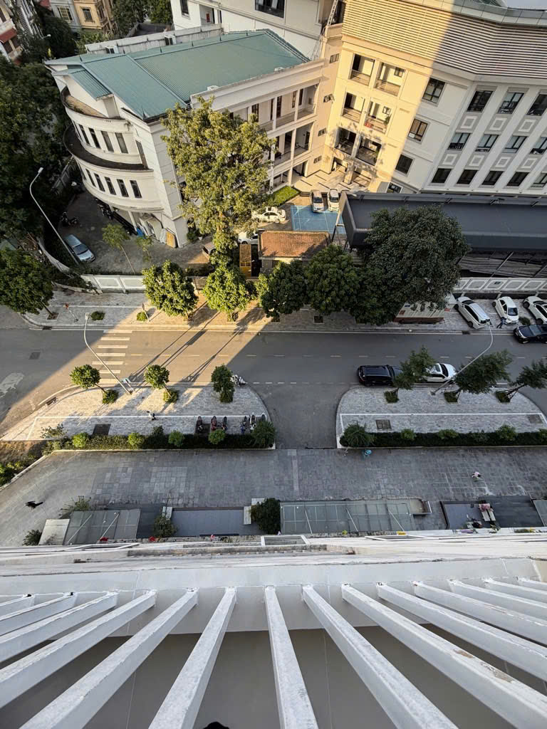 Căn hộ Lạc Long Quân, Tây Hồ, 86.5m2, 9.35 tỷ, sổ đỏ chính chủ