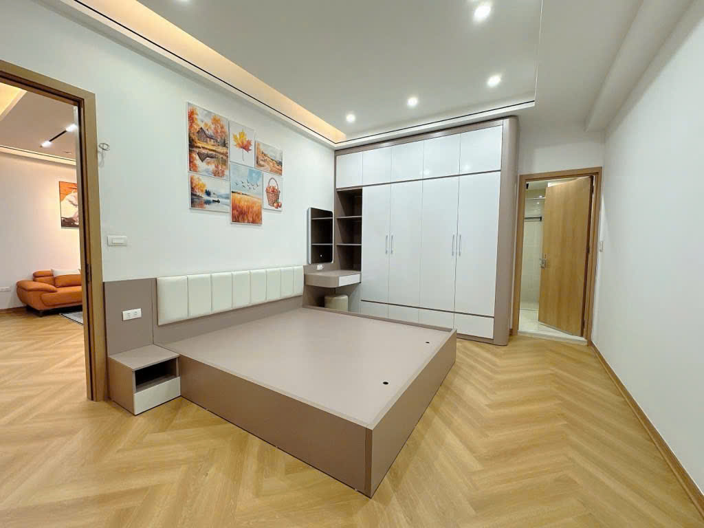 Căn hộ Lạc Long Quân, Tây Hồ, 86.5m2, 9.35 tỷ, sổ đỏ chính chủ