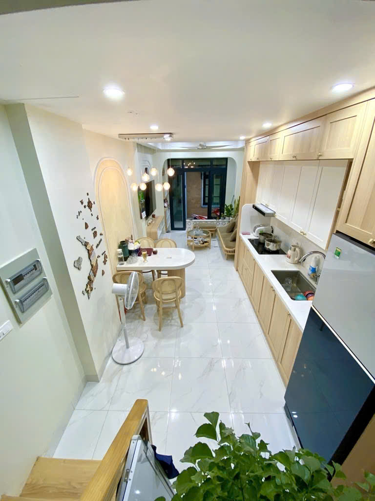 CHỐT GẤP! CHUNG CƯ VƯỜN ĐÀO TÂY HỒ,126 m2,NHỈNH 10 TỶ (3PN) – GIÁ CỰC TỐT • ​Giá bán: Nhỉnh 80 triệu/m2 (Giá tốt nhất khu vực Tây Hồ).