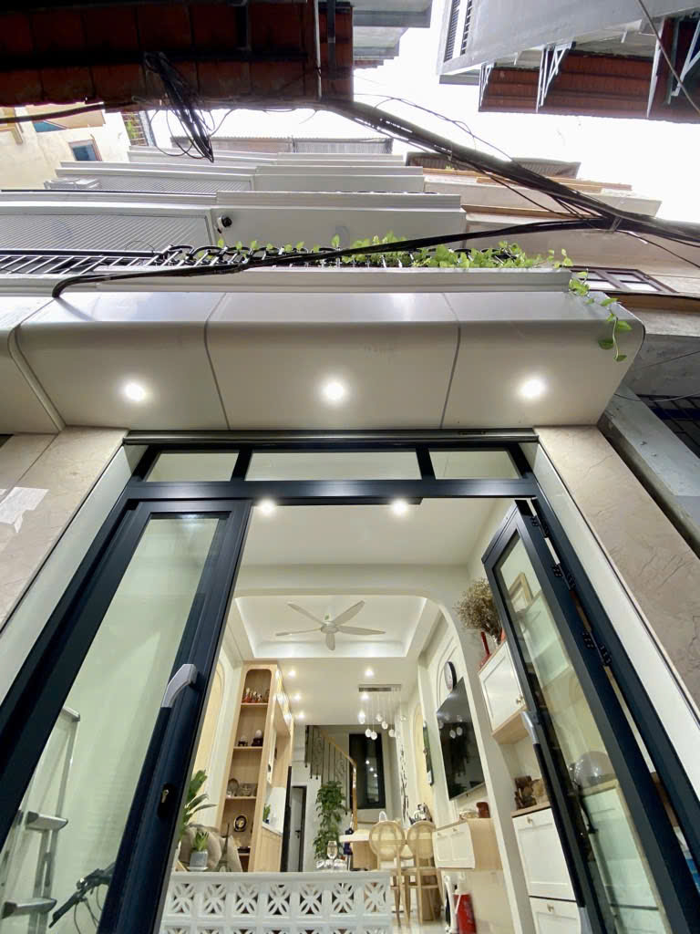 CHỐT GẤP! CHUNG CƯ VƯỜN ĐÀO TÂY HỒ,126 m2,NHỈNH 10 TỶ (3PN) – GIÁ CỰC TỐT • ​Giá bán: Nhỉnh 80 triệu/m2 (Giá tốt nhất khu vực Tây Hồ).