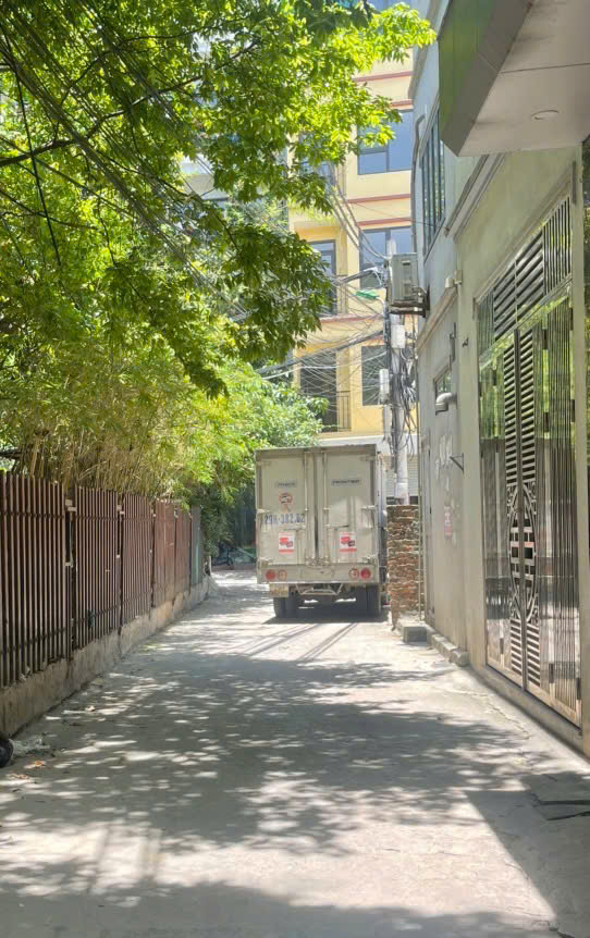 NHỈNH 5 TỶ CÓ NGAY NHÀ 5 TẦNG DÂN XÂY KIÊN CỐ TẠI ĐƯỜNG LĨNH NAM – HOÀNG MAI.  NGÕ Ô TÔ TRÁNH